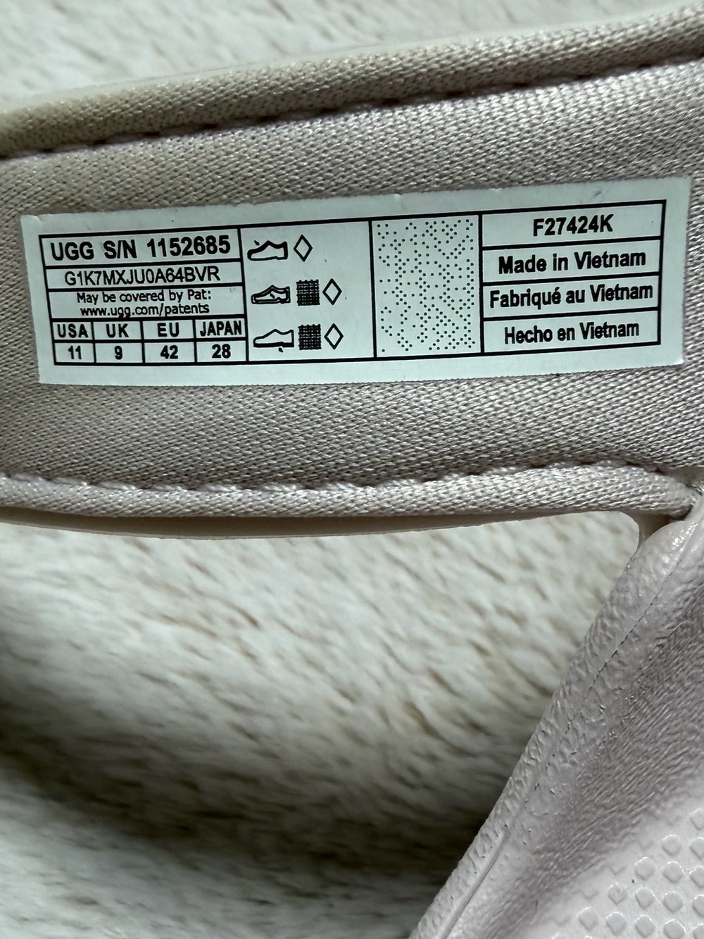 UGG Women’s GoldenGlow Sandals in Bay Fog 11 - Picture 3 of 15